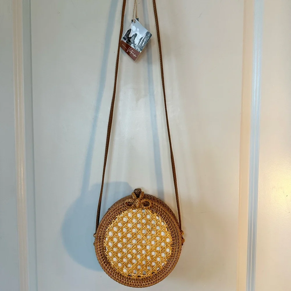 NEW Round Rattan Bali Front Floral Bow Crossbody Leather Strap Crossbody Bag